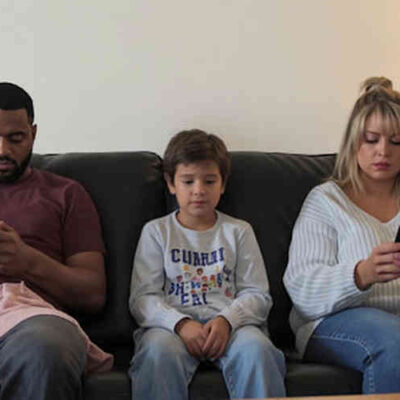 Mis padres no me dieron nada, Honrarás a tus padres, padres negligentes con la atención del niño.
